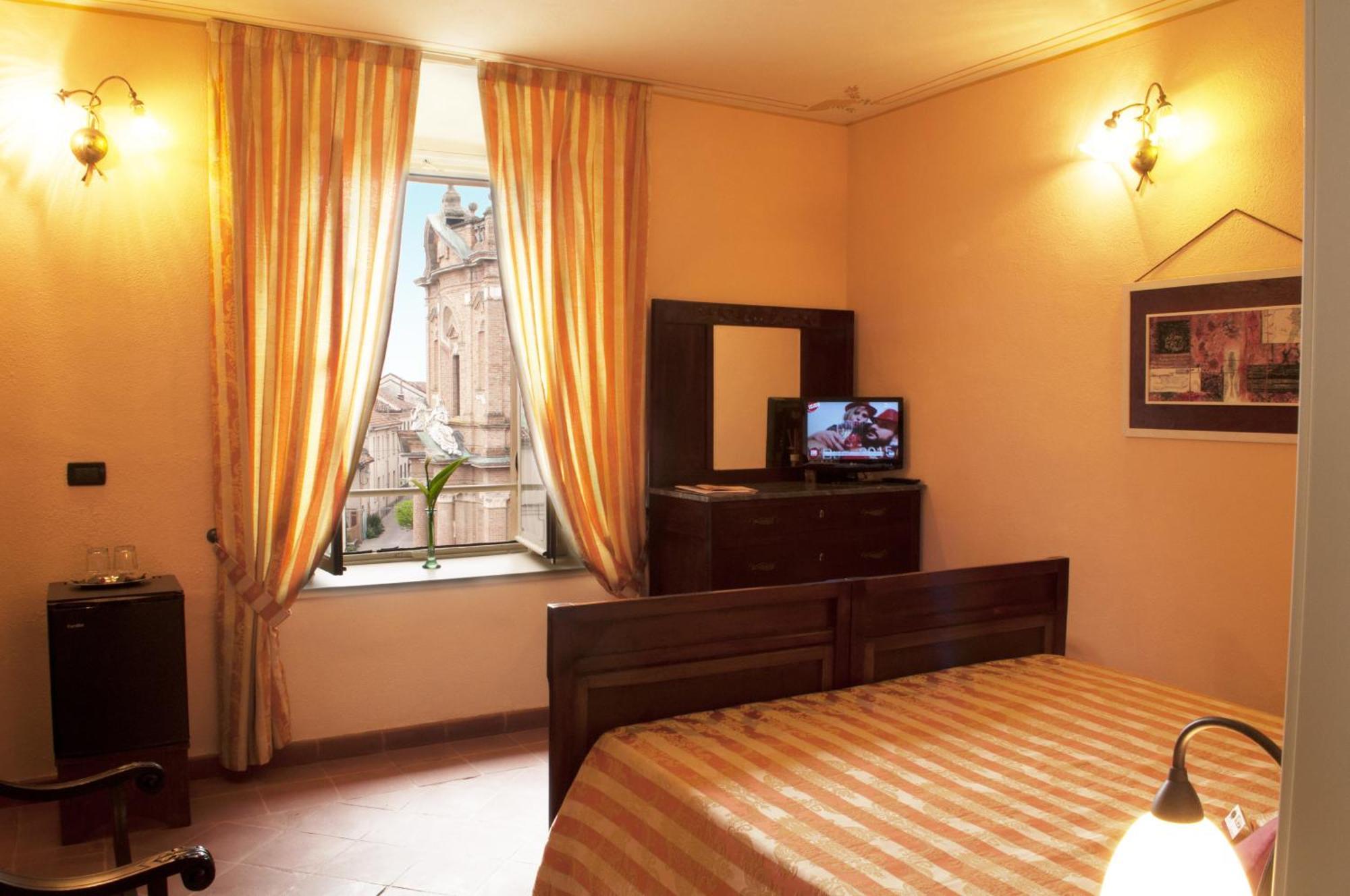La Foresteria Del Castello - Wellness Hotel In Dimora Storica Castell'Alfero Номер фото