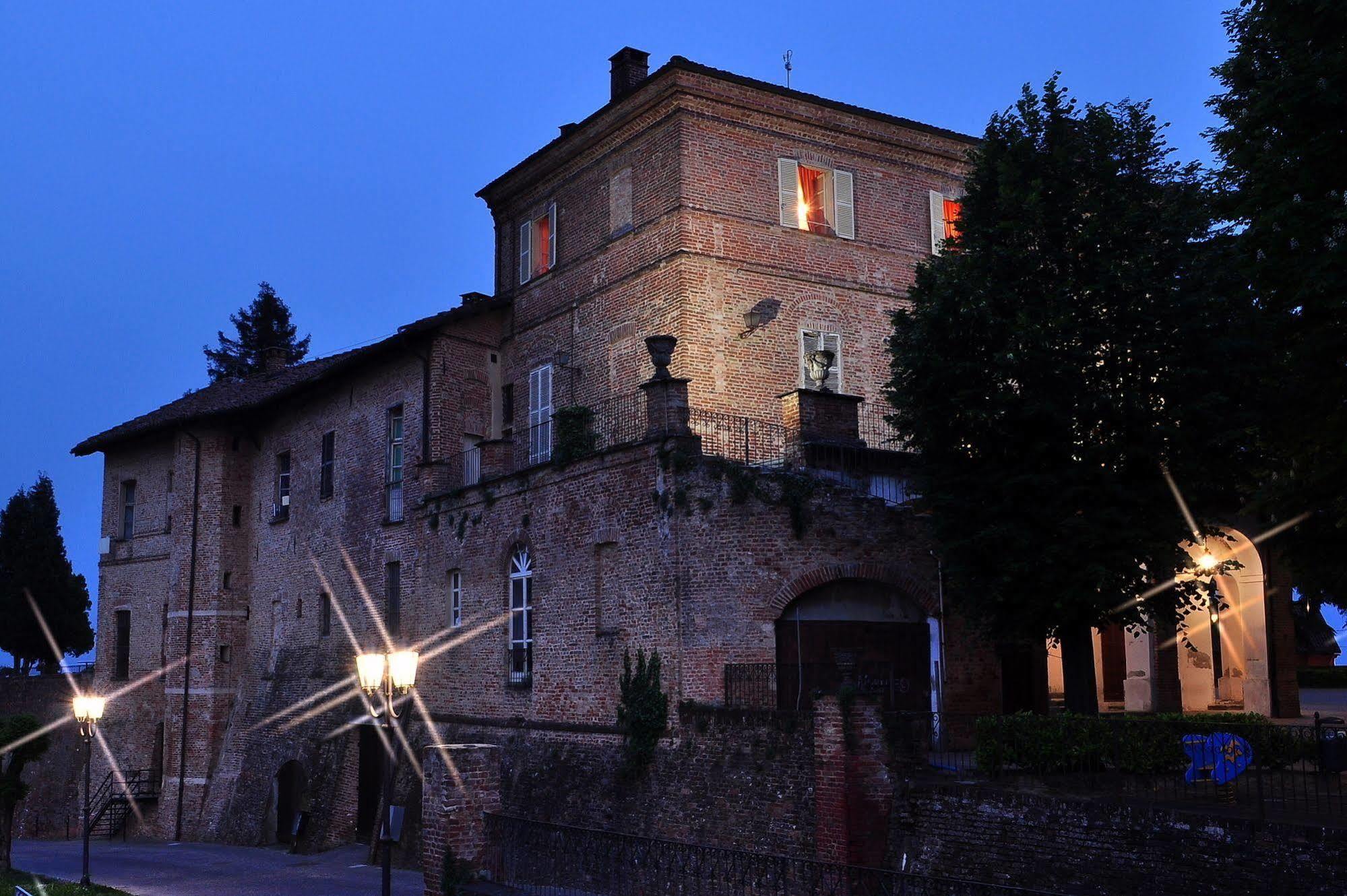 La Foresteria Del Castello - Wellness Hotel In Dimora Storica Castell'Alfero Экстерьер фото
